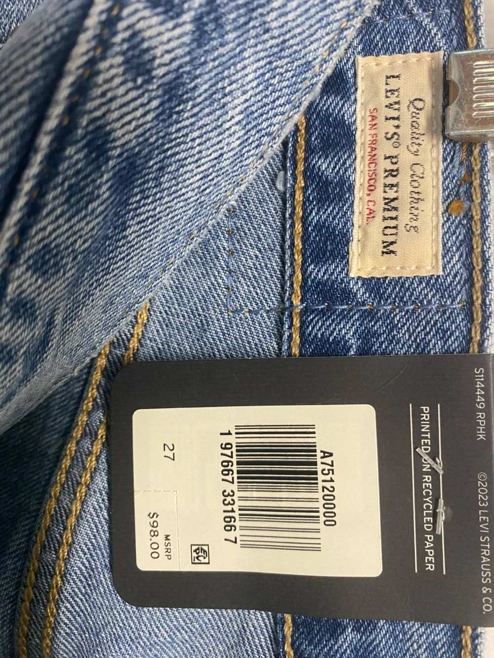 Levi's Denim Skirt
New With Tags - Picture 3 of 6